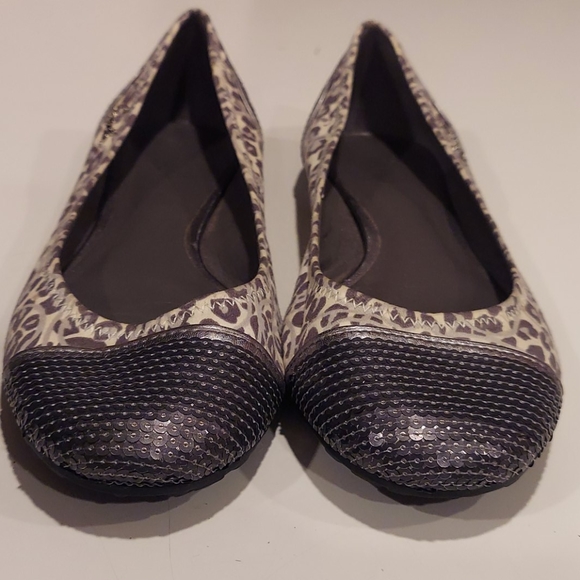 Coach flats az(8-1/2-B) gray pretty 💝 - Picture 7 of 16